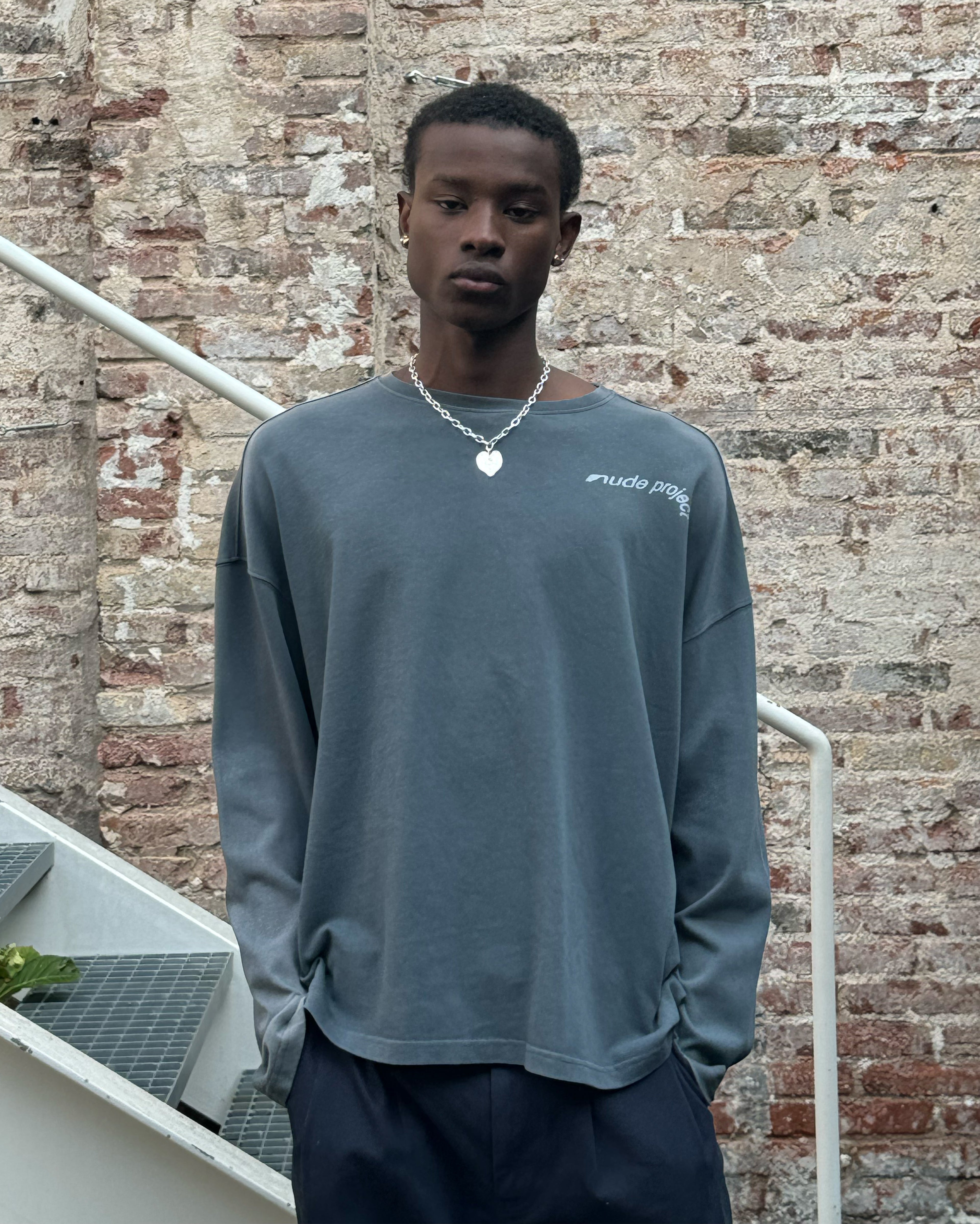 Gallery Long-Sleeve Tee Ash Nude Project México Oficial Nude Project Mexico